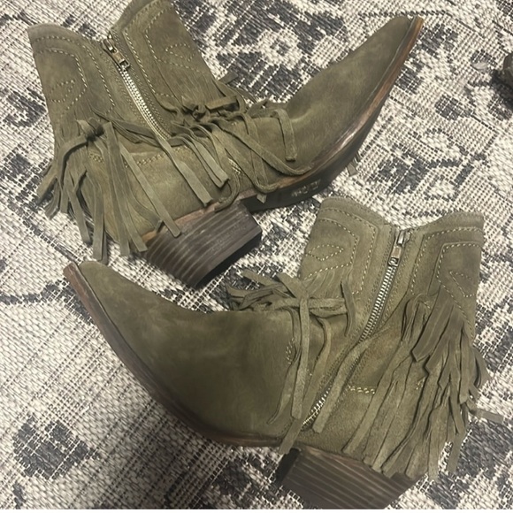 #116. NWOT my offer is Firm! Free People Lawless Suede Fringe Boots - Picture 3 of 13